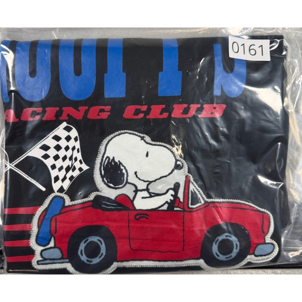 Peanuts Snoopy Racing Club Going Fast Black Size Medium T-Shirt RN 150631 - Picture 11 of 11
